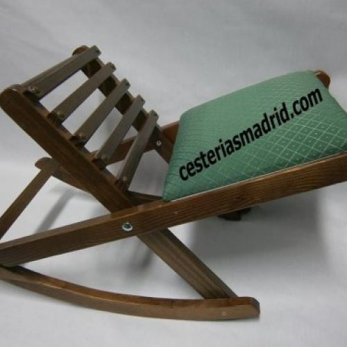 Escabeles, reposapies taburetes y escaleras